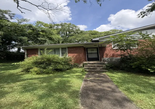 Homes for sale in Fayetteville, TN | 210 Clay Ave, Fayetteville, TN 37334 | MLS# 3246669