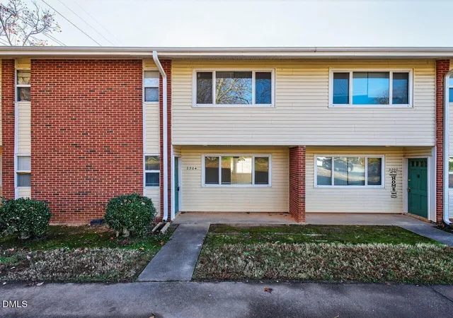 Listing Photo 4 - Condo for sale in building located at 2304 Champion Ct, Raleigh, NC 27606
