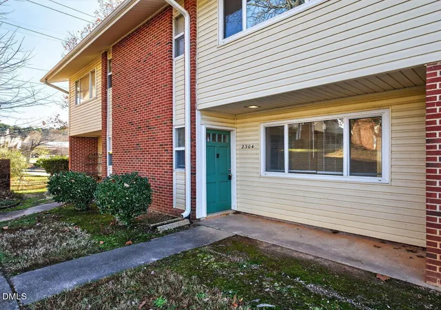 Listing Photo 5 - Condo for sale in building located at 2304 Champion Ct, Raleigh, NC 27606