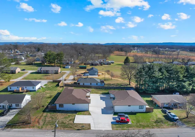 Homes for sale in Winchester, TN | 65 Duncan Ln, Winchester, TN 37398 | MLS# 3268487