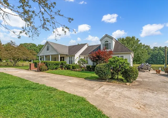 Homes for sale in Manchester, TN | 431 Jack Thomas Dr, Manchester, TN 37355 | MLS# 3230952