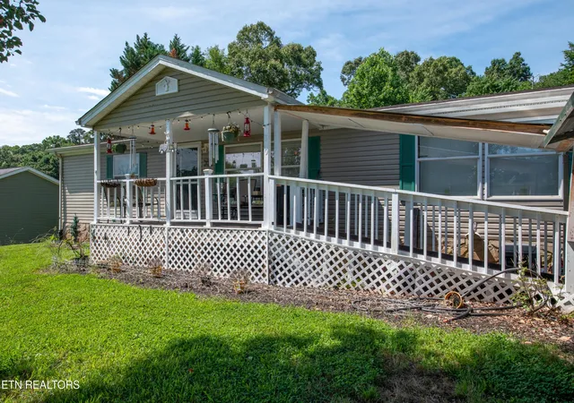 Homes for sale in Seymour, TN | 330 Westmoreland Court, Seymour, TN 37865 | MLS# 3241968