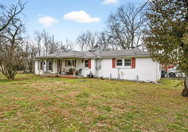 Photo 2 of Single family home for sale at 215 Ewing Dr, Nashville, TN 37207 | MLS# 3242943 | Listing updated on 2026-08-19