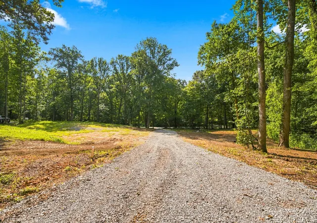 Photo 3 of Single family home for sale at 3048 Sweethome Rd, Chapmansboro, TN 37035 | MLS# 3230475 | Listing updated on 2026-09-22