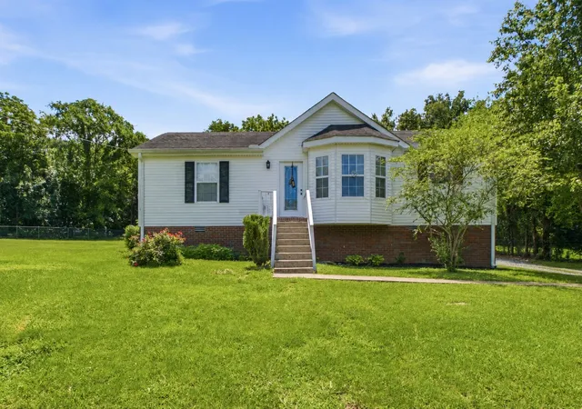 Homes for sale in Castalian Springs, TN | 1024 Lynndale Dr, Castalian Springs, TN 37031 | MLS# 3234930