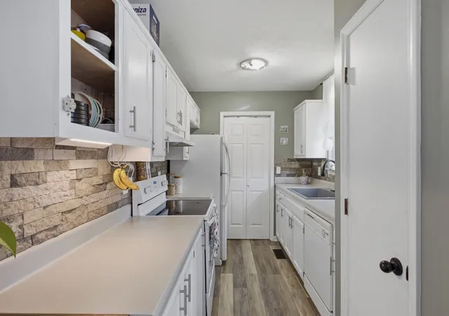 Photo 4 of Single family home for sale at 1024 Lynndale Dr, Castalian Springs, TN 37031 | MLS# 3234930 | Listing updated on 2026-09-29