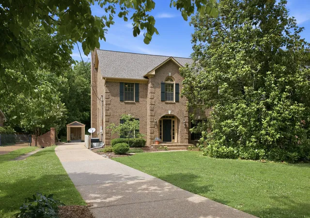 Photo 3 of Single family home for sale at 1464 Tyne Blvd, Nashville, TN 37215 | MLS# 3231492 | Listing updated on 2026-09-14