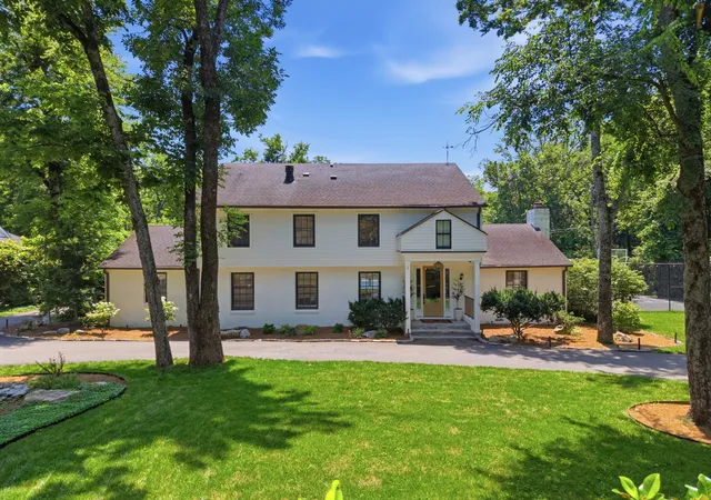 Photo 1 of Single family home for sale at 2419 Valley Brk Rd, Nashville, TN 37215 | MLS# 3231211 | Listing updated on 2026-08-28