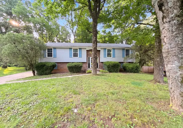 1st image of 166 Kirby Dr, Clarksville, TN 37042 | MLS# 3230606