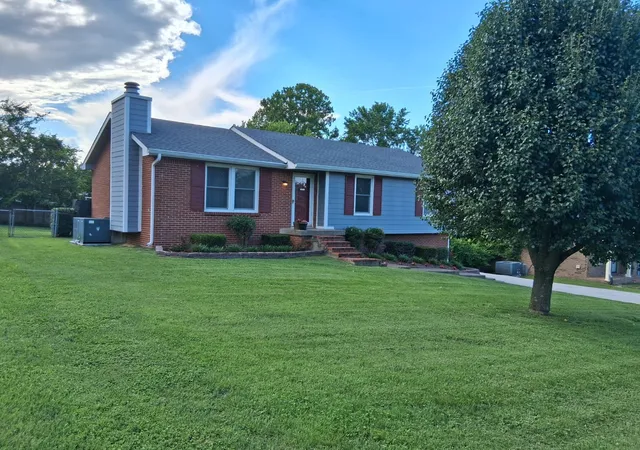 Photo 1 of Single family home for sale at 113 Overlook Dr, Hendersonville, TN 37075 | MLS# 3230698 | Listing updated on 2026-08-04