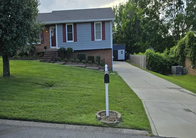 Photo 3 of Single family home for sale at 113 Overlook Dr, Hendersonville, TN 37075 | MLS# 3230698 | Listing updated on 2026-08-04