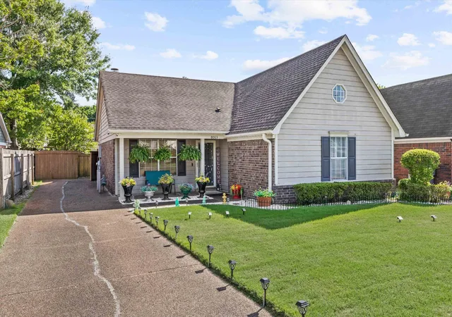 Photo 3 of Sale Pending at 8063 German Crk Dr, Cordova, TN 38018 | MLS# 3230649 | Listing updated on 2026-06-10