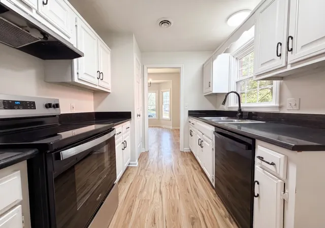 Photo 2 of Sale Pending at 1109 Mary Evelyn Ct, Nashville, TN 37217 | MLS# 3230678 | Listing updated on 2026-08-16