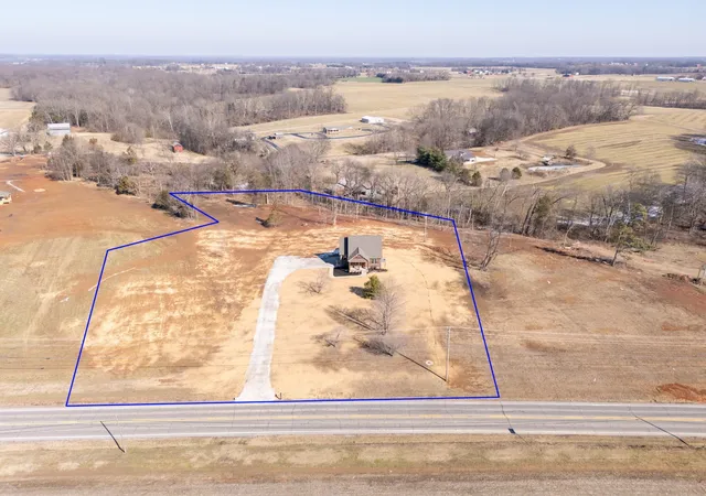Homes for sale in Cedar Hill, TN | 6841 Hwy 41 N, Cedar Hill, TN 37032 | MLS# 3242217