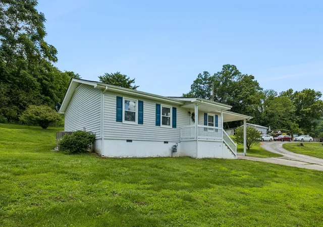 Homes for sale in Pleasant Shade, TN | 14 Morris Ln, Pleasant Shade, TN 37145 | MLS# 3242421