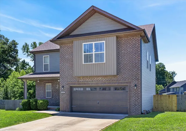 Homes for sale in Clarksville, TN | 1167 Elizabeth Ln, Clarksville, TN 37042 | MLS# 3230762