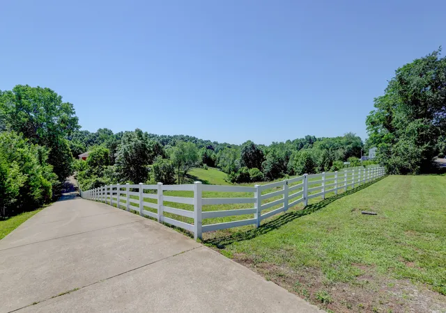Homes for sale in Clarksville, TN | 2251 Davidson Graveyard Rd, Clarksville, TN 37043 | MLS# 3242872