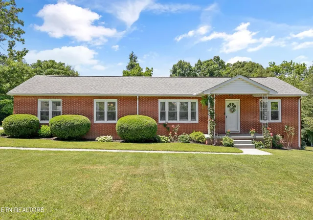 35th image of 143 Fairview Dr, Maryville, TN 37803 | MLS# 3230793