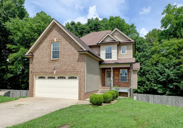 Homes for sale in Clarksville, TN | 2720 Arthurs Ct, Clarksville, TN 37040 | MLS# 3230841