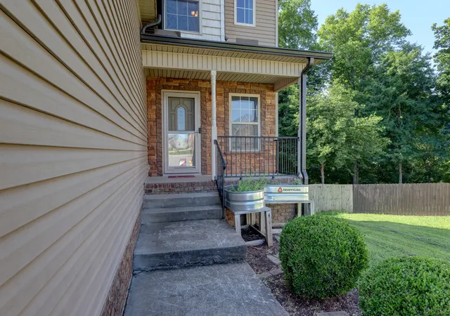 Homes for sale in Clarksville, TN | 2720 Arthurs Ct, Clarksville, TN 37040 | MLS# 3230841
