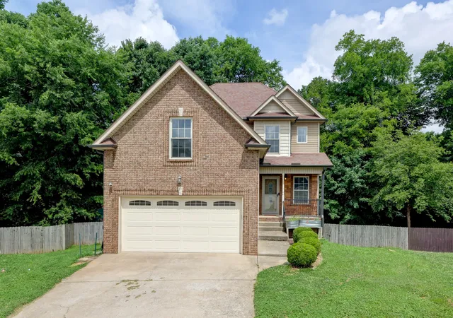 Homes for sale in Clarksville, TN | 2720 Arthurs Ct, Clarksville, TN 37040 | MLS# 3230841