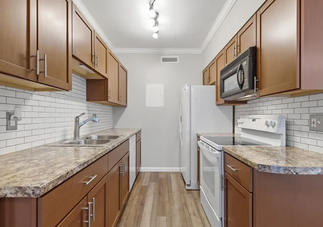 Photo 4 of Condo for sale at 3909 Whitland Ave #202, Nashville, TN 37205 | MLS# 3230926 | Listing updated on 2026-08-25