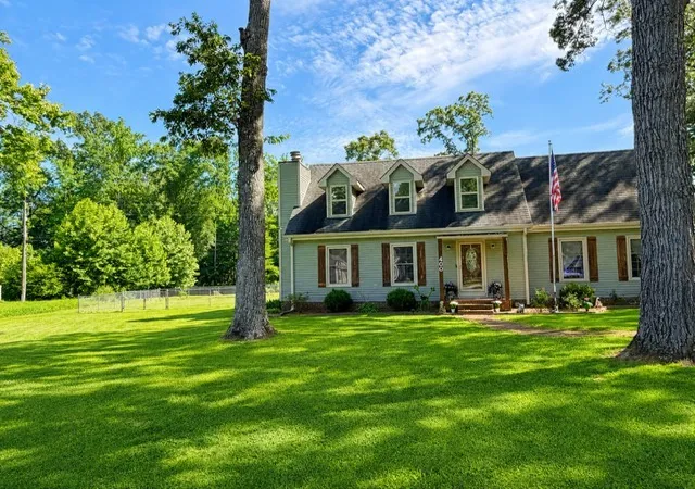 Homes for sale in Tullahoma, TN | 400 Sharondale Dr, Tullahoma, TN 37388 | MLS# 3230910
