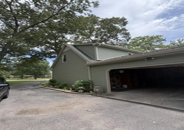 Homes for sale in Tullahoma, TN | 400 Sharondale Dr, Tullahoma, TN 37388 | MLS# 3230910
