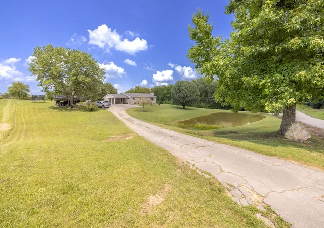 2nd image of 34 Dunn Rd, Leoma, TN 38468 | MLS# 3244773