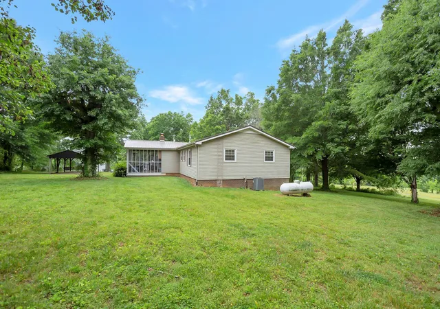 4th image of 2226 Hwy 25 W, Cottontown, TN 37048 | MLS# 3231126