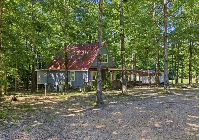 Homes for sale in Lobelville, TN | 166 Outback Rd, Lobelville, TN 37097 | MLS# 3231018