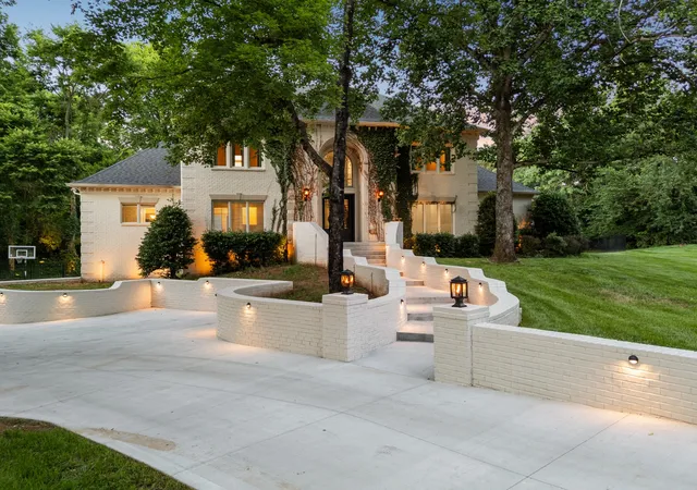 Photo 2 of Mansion for sale at 827 Maxwell Ct, Nashville, TN 37220 | MLS# 3232544 | Listing updated on 2026-07-07