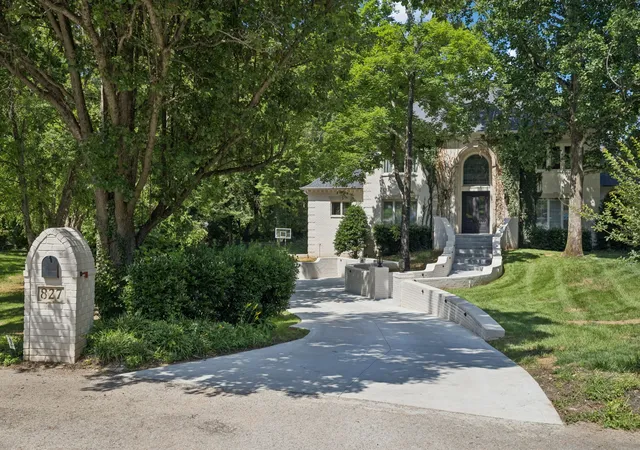 Photo 3 of Mansion for sale at 827 Maxwell Ct, Nashville, TN 37220 | MLS# 3232544 | Listing updated on 2026-07-07