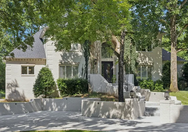 Photo 3 of Single family home for sale at 827 Maxwell Ct, Nashville, TN 37220 | MLS# 3232544 | Listing updated on 2026-07-07