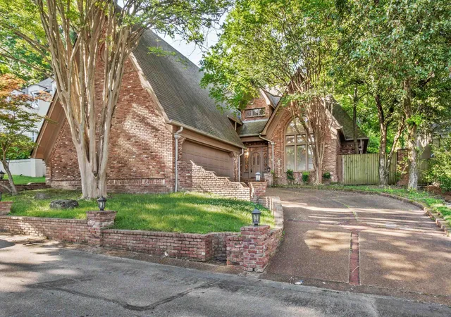 Single family home for sale at 6373 S Massey Hl Dr, Memphis, TN 38120 | MLS# 3231156