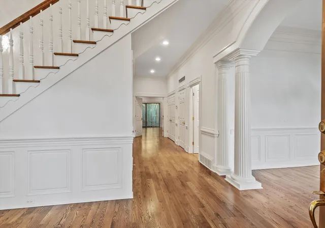 Photo 3 of Single family home for sale at 6373 S Massey Hl Dr, Memphis, TN 38120 | MLS# 3231156 | Listing updated on 2026-10-08