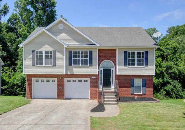 1st image of 93 West Dr, Clarksville, TN 37040 | MLS# 3231661
