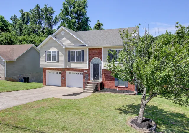 2nd image of 93 West Dr, Clarksville, TN 37040 | MLS# 3231661