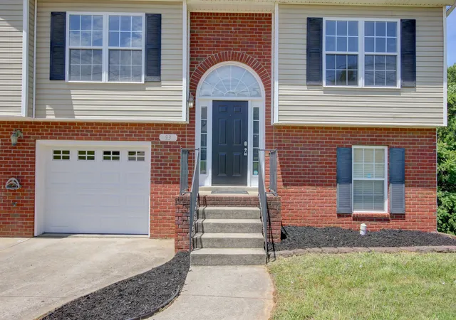 3rd image of 93 West Dr, Clarksville, TN 37040 | MLS# 3231661