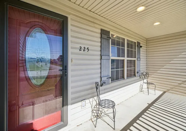3rd image of 225 Eagle Blvd, Shelbyville, TN 37160 | MLS# 3231372