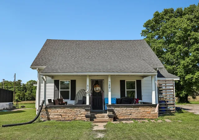 Homes for sale in Russellville, KY | 749 N Main St, Russellville, KY 42276 | MLS# 3231519
