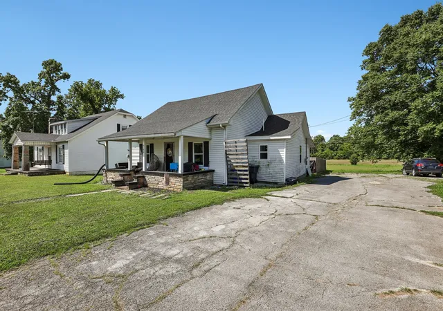 Homes for sale in Russellville, KY | 749 N Main St, Russellville, KY 42276 | MLS# 3231519