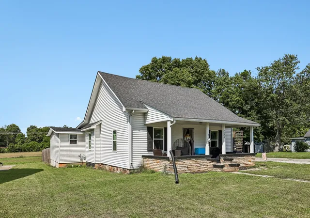 Homes for sale in Russellville, KY | 749 N Main St, Russellville, KY 42276 | MLS# 3231519