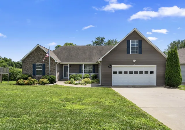 Homes for sale in Columbia, TN | 1925 Sheffield Lane, Columbia, TN 38401 | MLS# 3231516