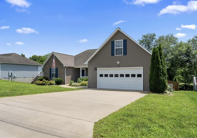 Homes for sale in Columbia, TN | 1925 Sheffield Lane, Columbia, TN 38401 | MLS# 3231516