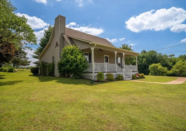 Homes for sale in Loretto, TN | 612 Clax Branch Rd, Loretto, TN 38469 | MLS# 3231548