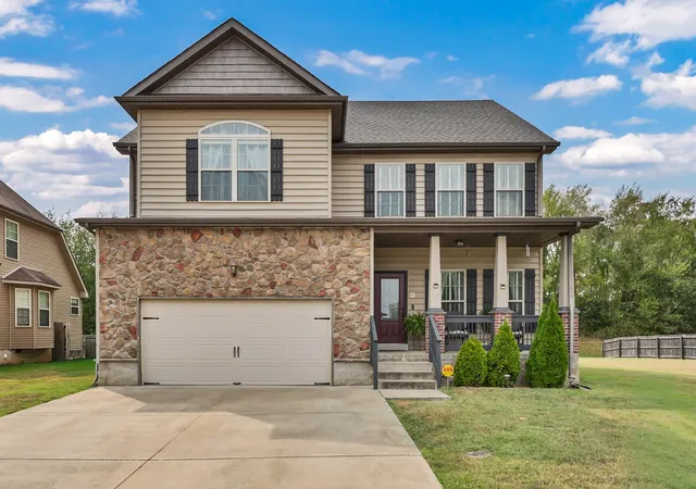 Single family home for sale at 1520 Eads Ct, Clarksville, TN 37043 | MLS# 3231602
