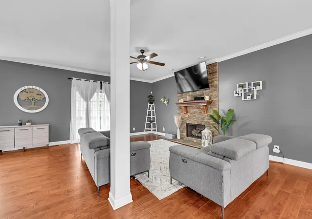Photo 4 of Single family home for sale at 1520 Eads Ct, Clarksville, TN 37043 | MLS# 3231602 | Listing updated on 2026-10-11