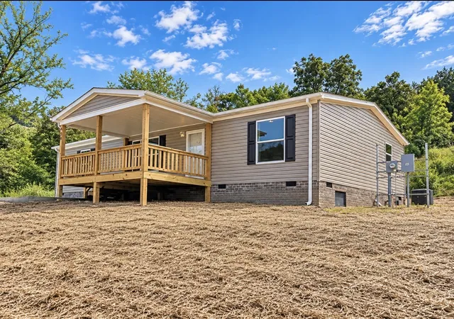 Photo 3 of Manufactured home for sale at 406 Shiloh Church Rd, Woodbury, TN 37190 | MLS# 3231698 | Listing updated on 2026-09-25