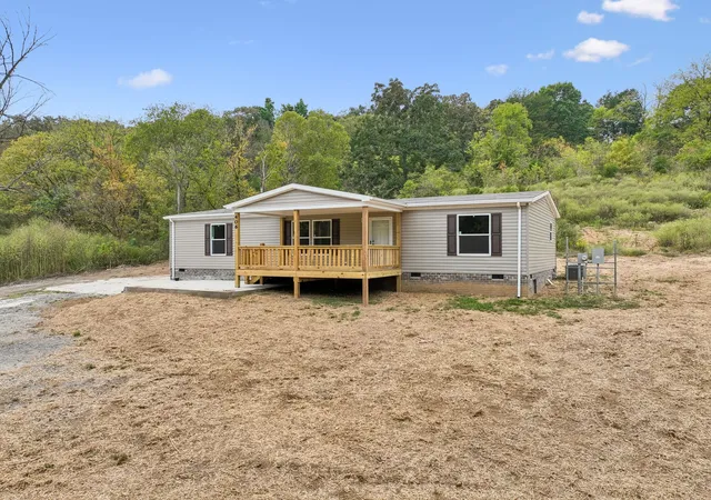 Photo 4 of Manufactured home for sale at 406 Shiloh Church Rd, Woodbury, TN 37190 | MLS# 3231698 | Listing updated on 2026-10-02